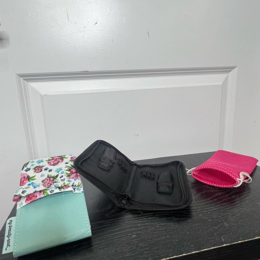 Simple small pouches - Picture 7 of 7